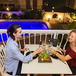 Odysseas 酒店 波利克罗诺