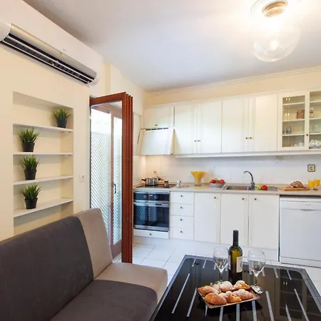 Odysseas Hotel 3*